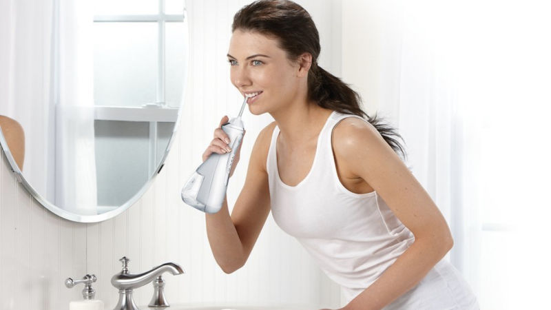 Sistema de limpieza dental Waterpik WP-560 sin cables | $60 | Amazon | Usa el cupĂłn de $10Foto: Amazon